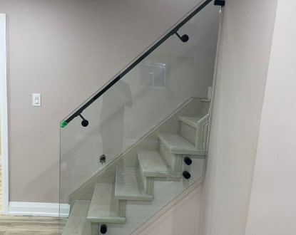 <p style="font-family: 'Poppins', sans-serif; font-weight: 700; font-size:24px;">GLASS RAILING INSTALLATION</p>